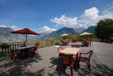 Terrasse avec vue des montagnes des Hautes Alpes